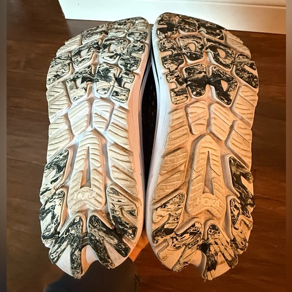 Hoka One Kiwana Women’s Black and White Athletic Running Shoes-Size 7.5B - Picture 7 of 11